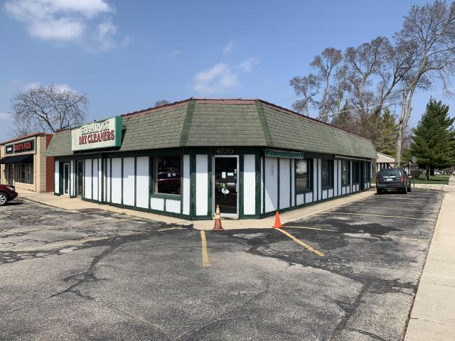 Free Standing Retail in McHenry