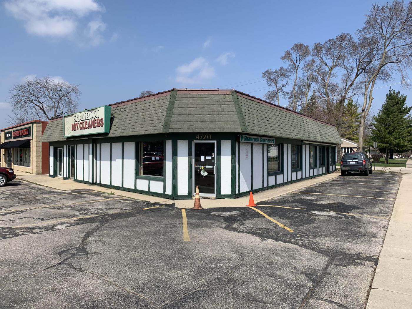 Free Standing Retail in McHenry
