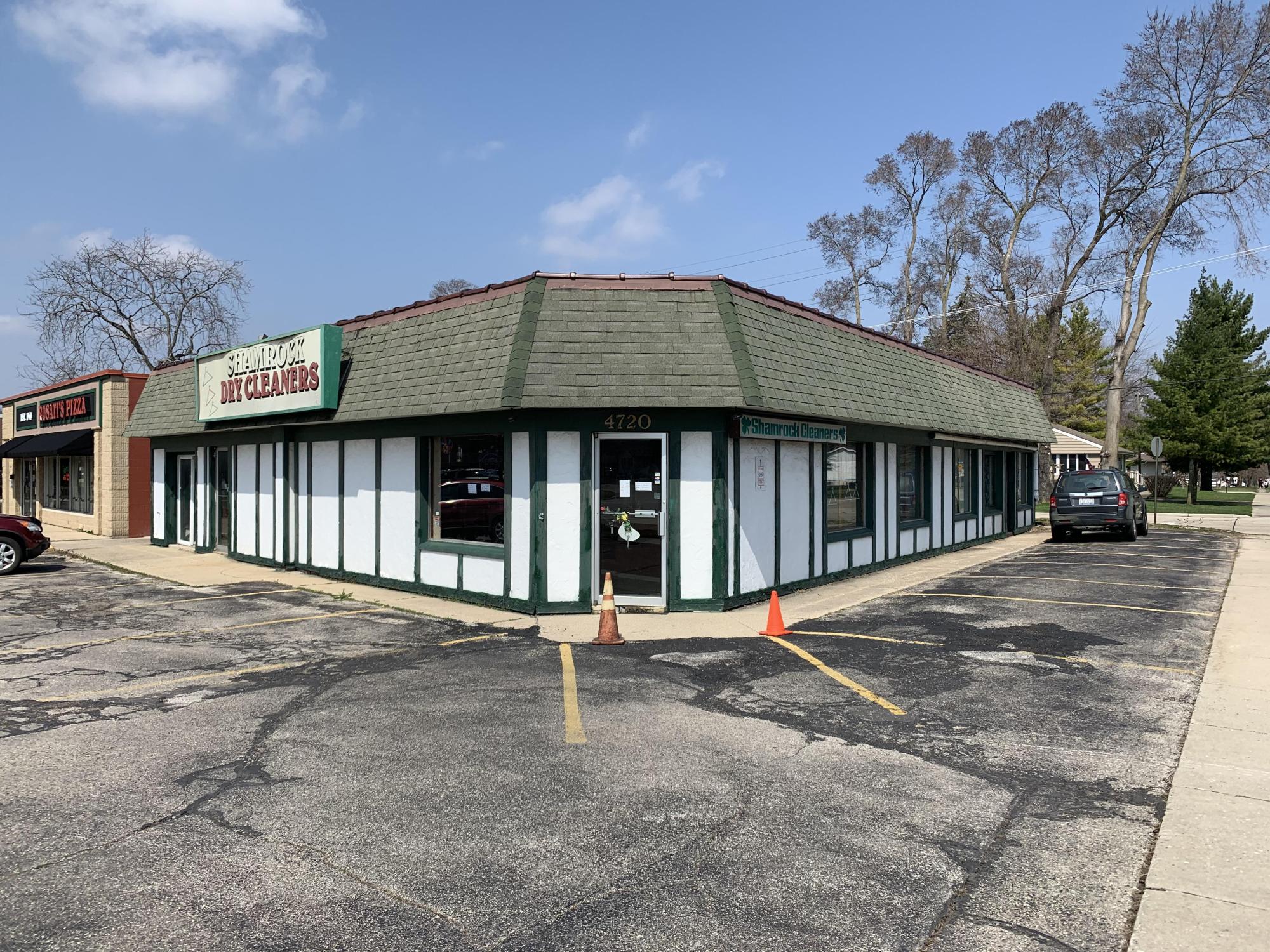 Free Standing Retail in McHenry