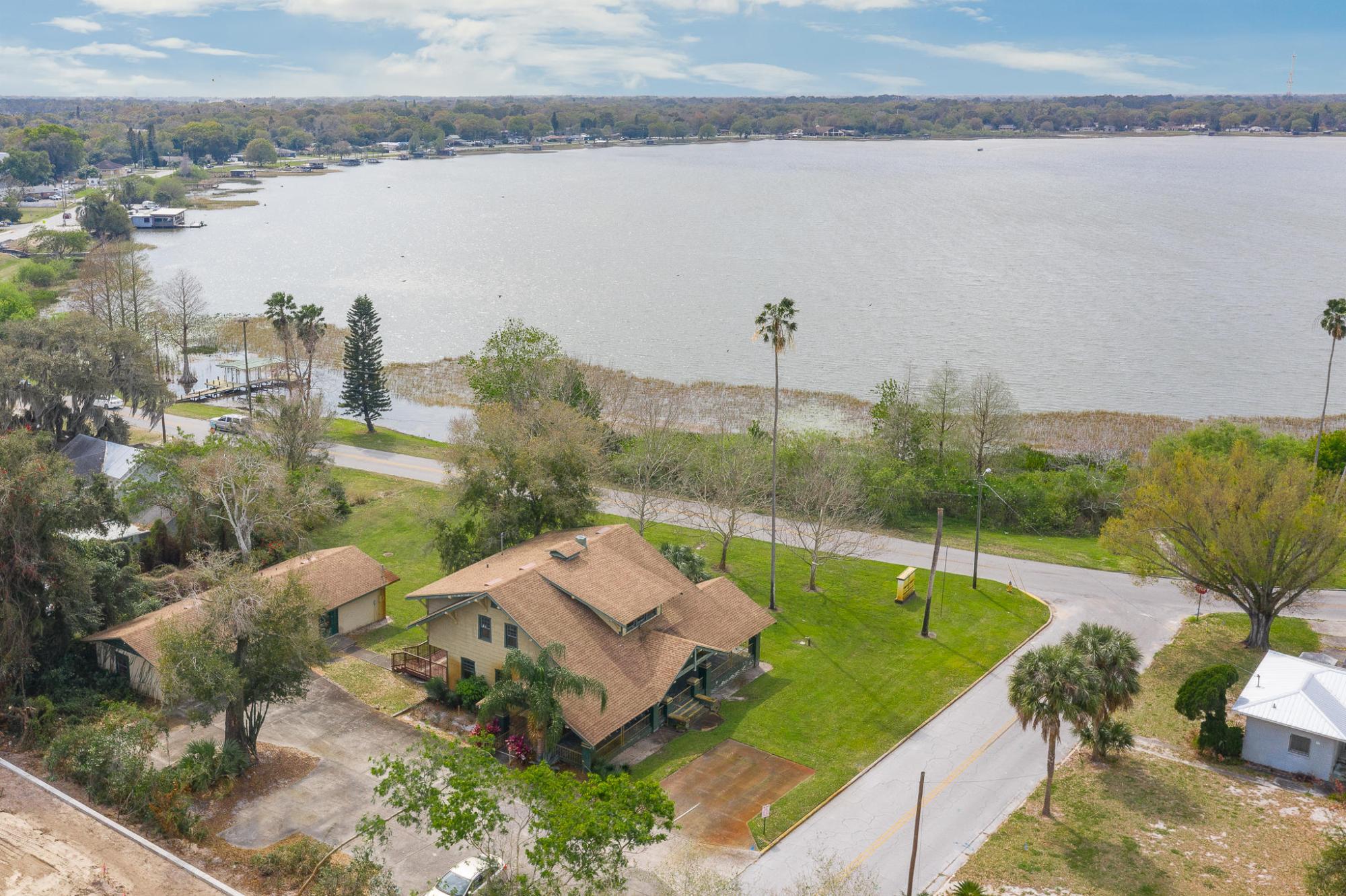 Winter Haven + half an acre  lake view