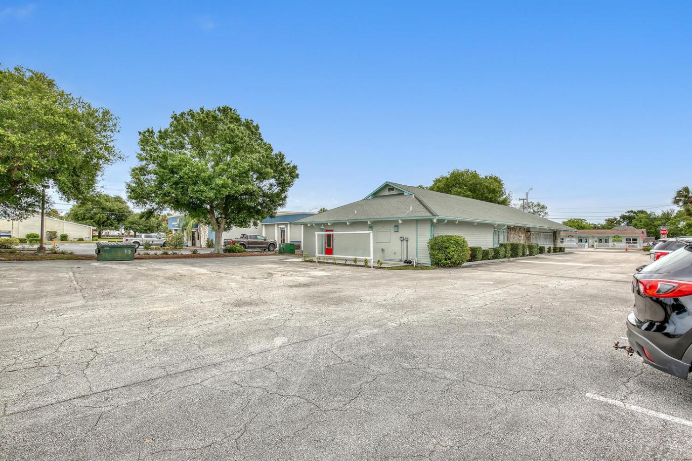 UNDER CONTRACT! Commercial Building