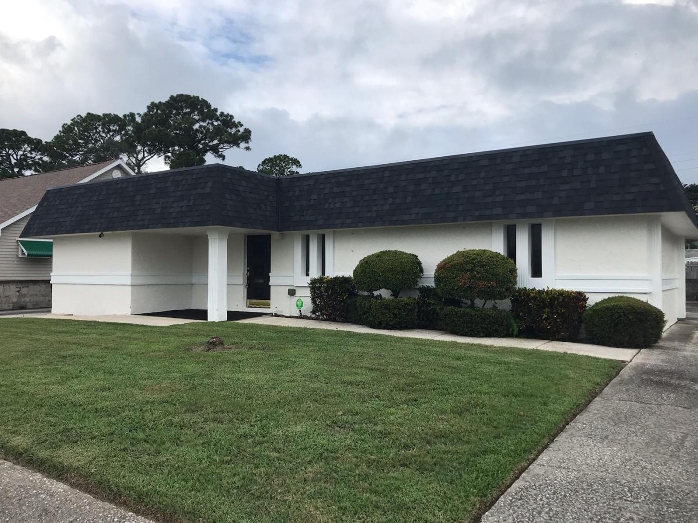 SOLD! 118 Country Club Dr