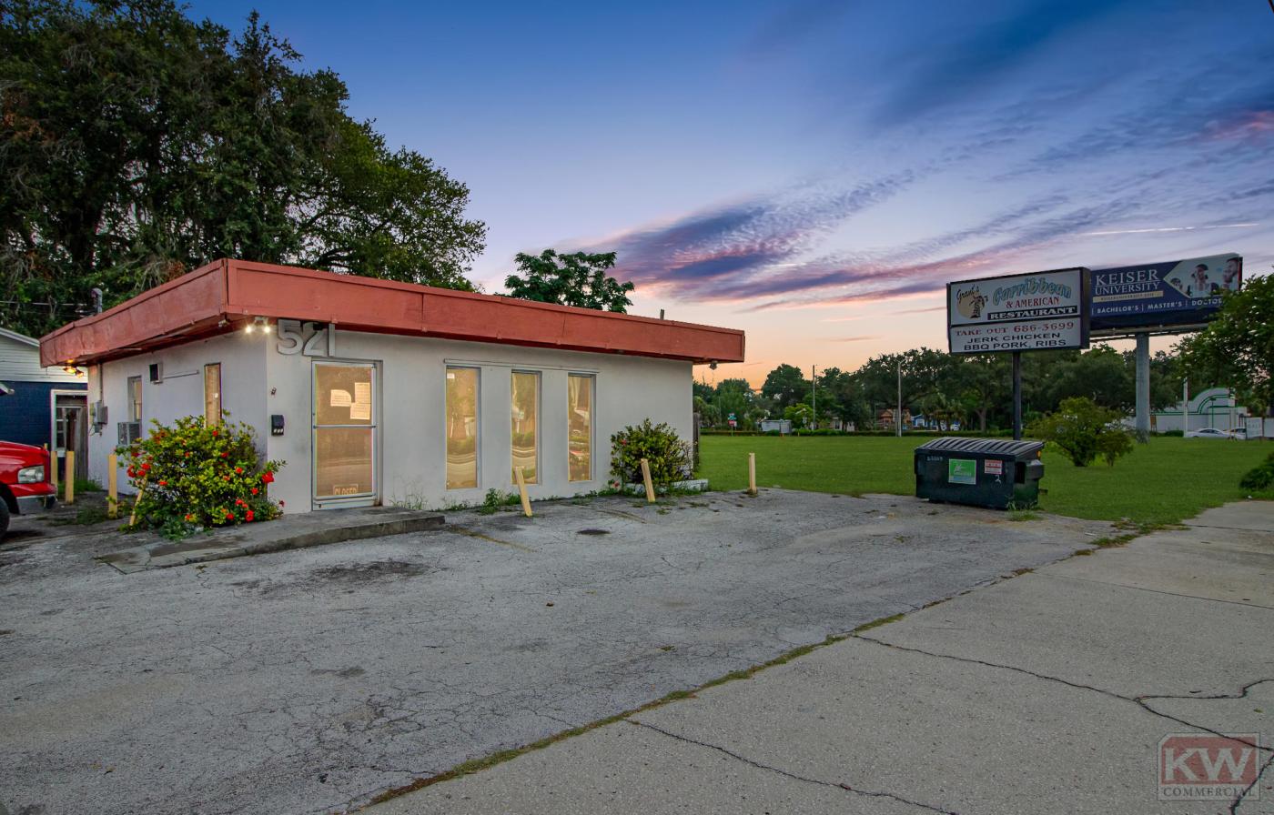 Restaurant Building with Duplex