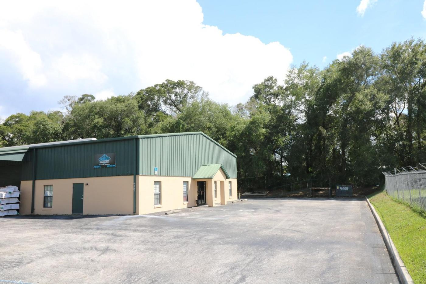 1st Class Contractor or Service Bldg