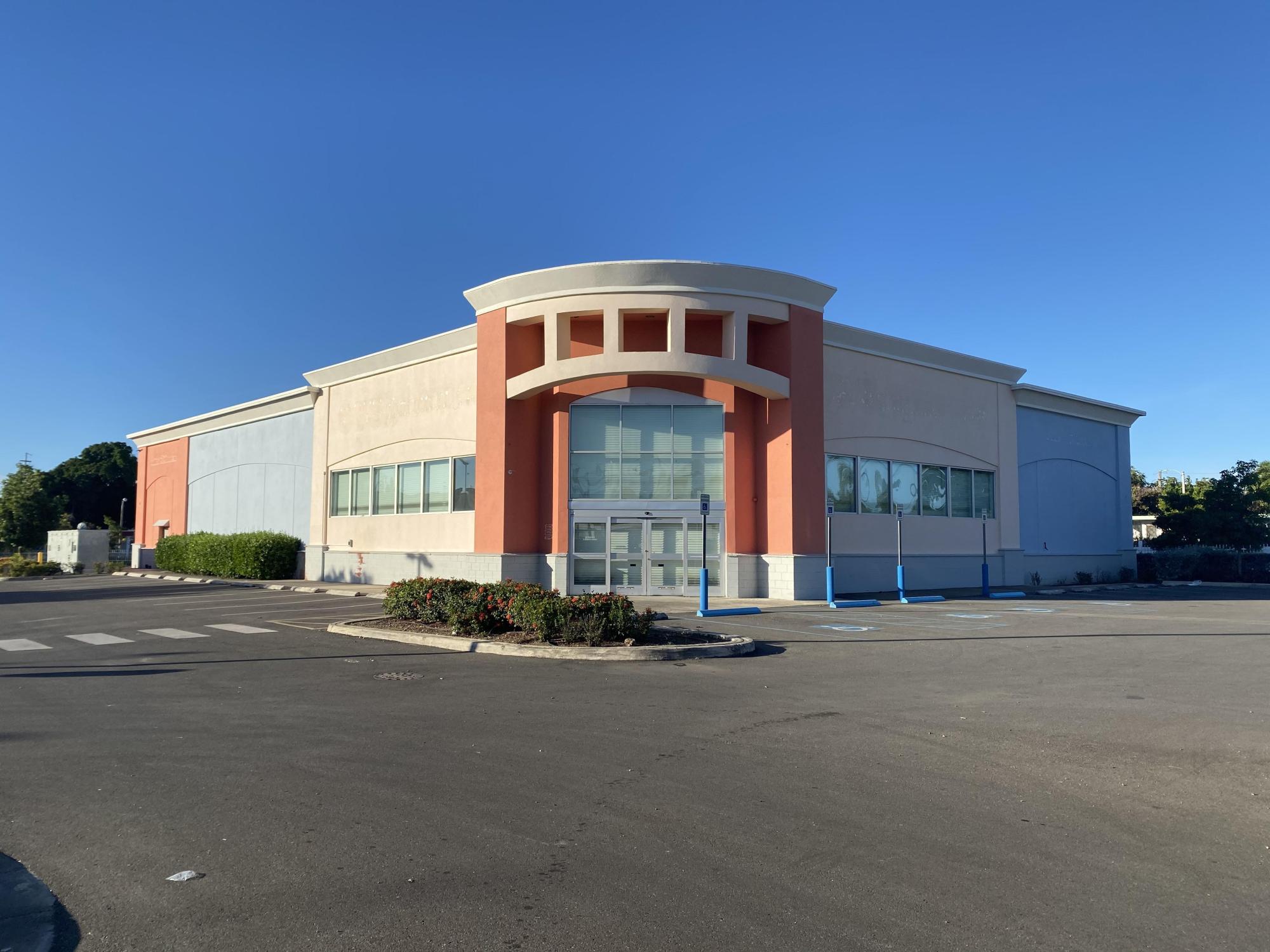 Free-Standing Former Pharmacy - FOR SUBLEASE