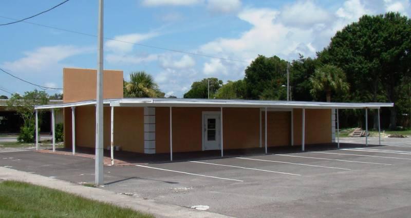 Retail Building with Large Lot on US 19