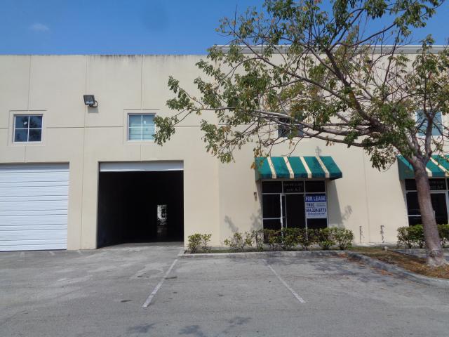 For Sale Office/Warehouse 2,607 SF