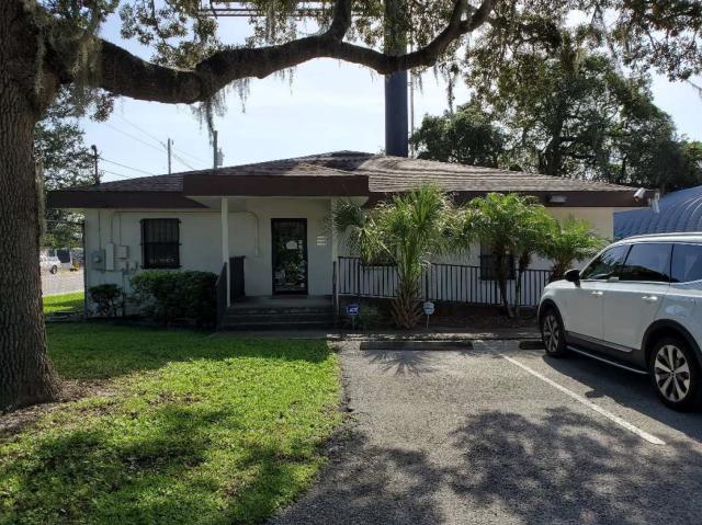 1002 W Busch Blvd Office / Warehouse
