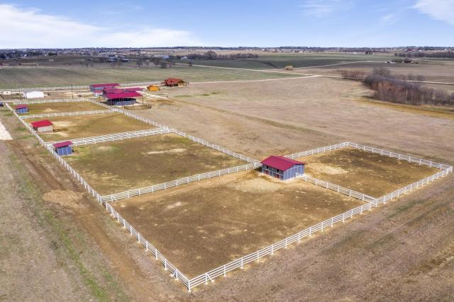 Luxury 21 Stall Equestrian Facility