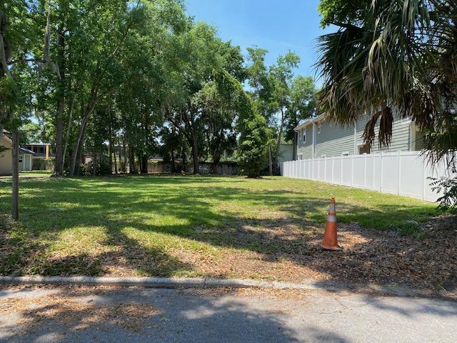 Commercial lot