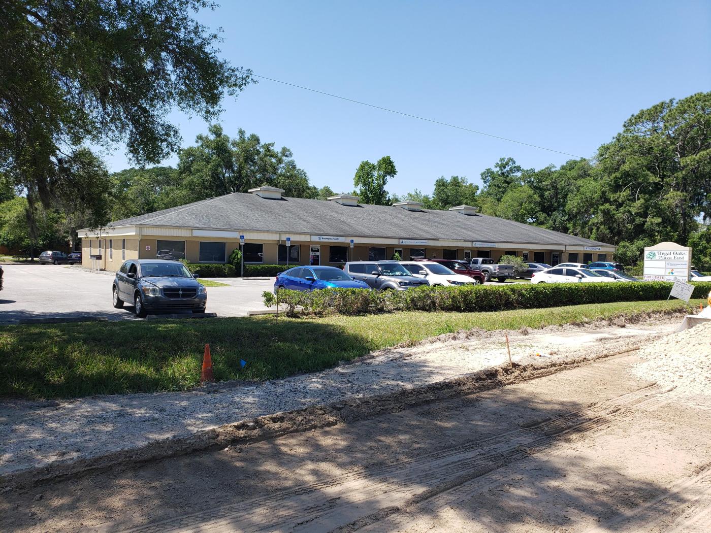 Regal Oaks Plaza East