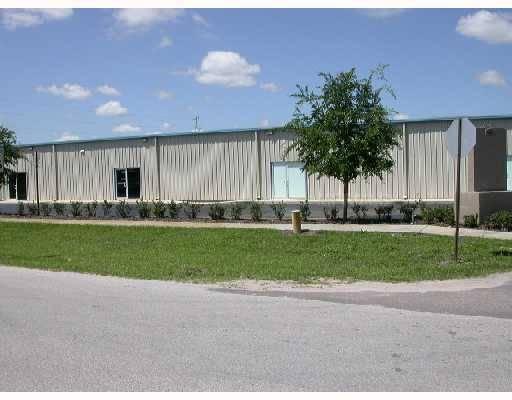 8,000 SF Warehouse in Groveland