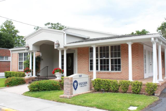 1127 Edgewater Drive