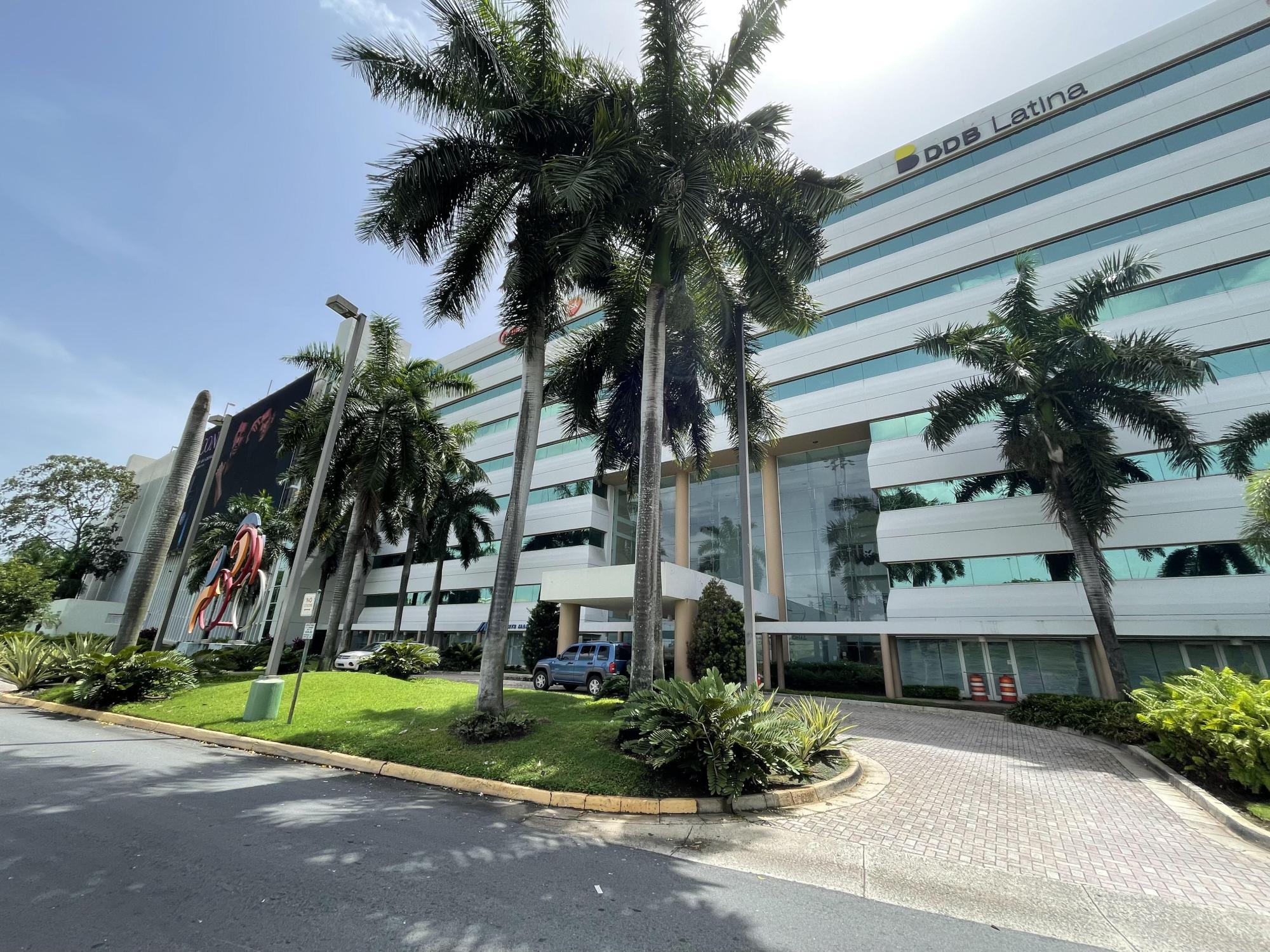 PH Centro Internacional de Mercadeo, Guaynabo