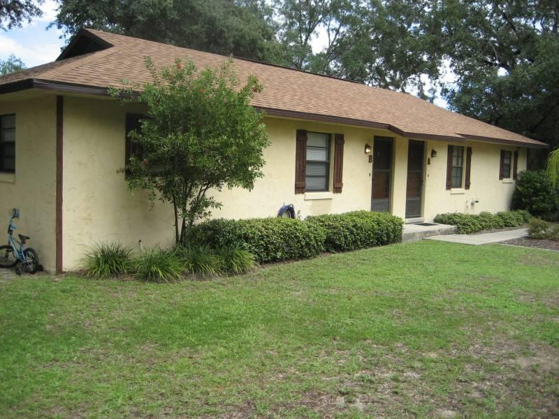 2 Duplex (4 Units) in Accessible Location