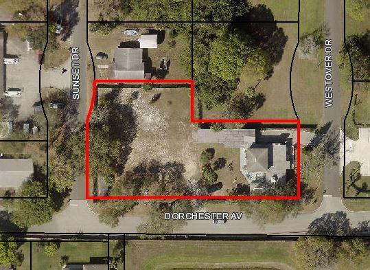 Building with 100% Fenced Yard