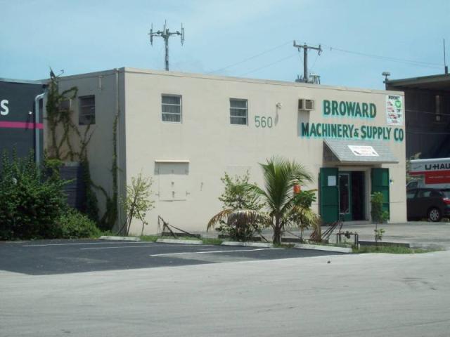 Office/ Warehouse with Fenced Yard