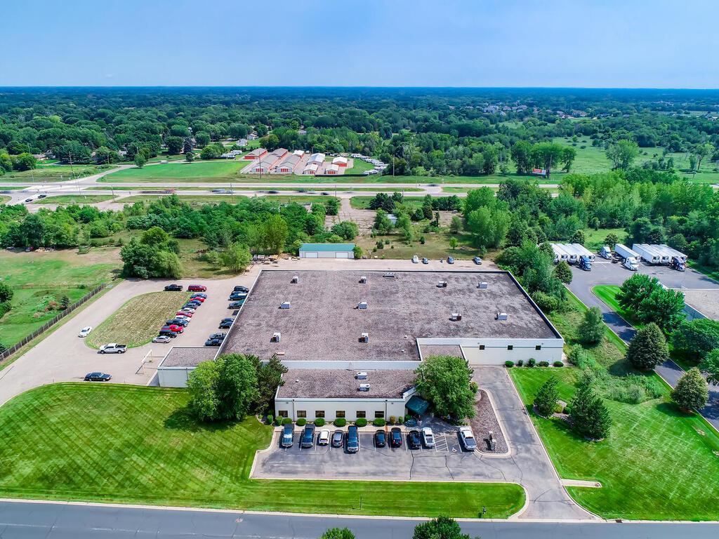 Exceptional Industrial building for sale!