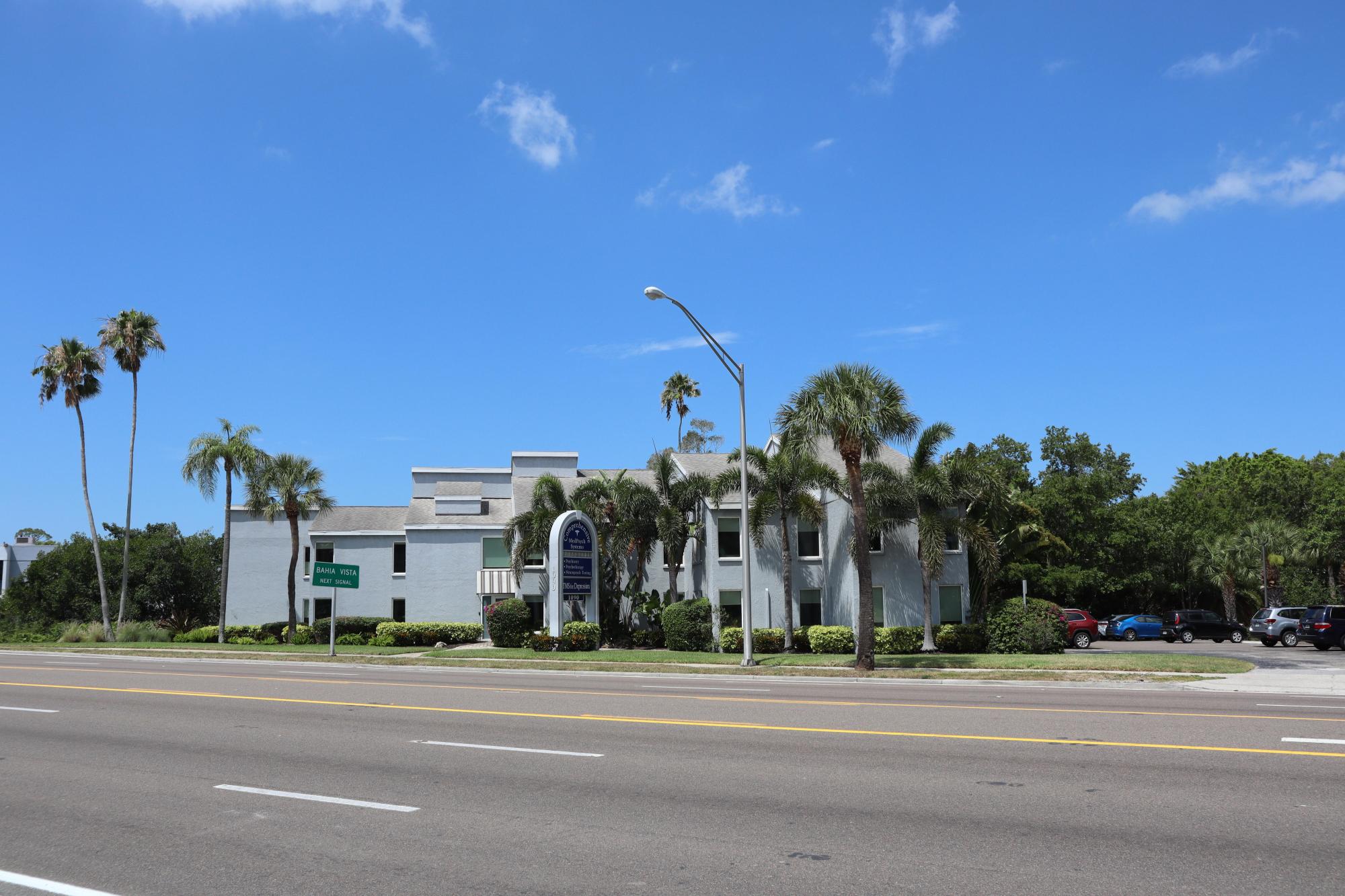1090 S. Tamiami Trail | 10,744-SF MOB