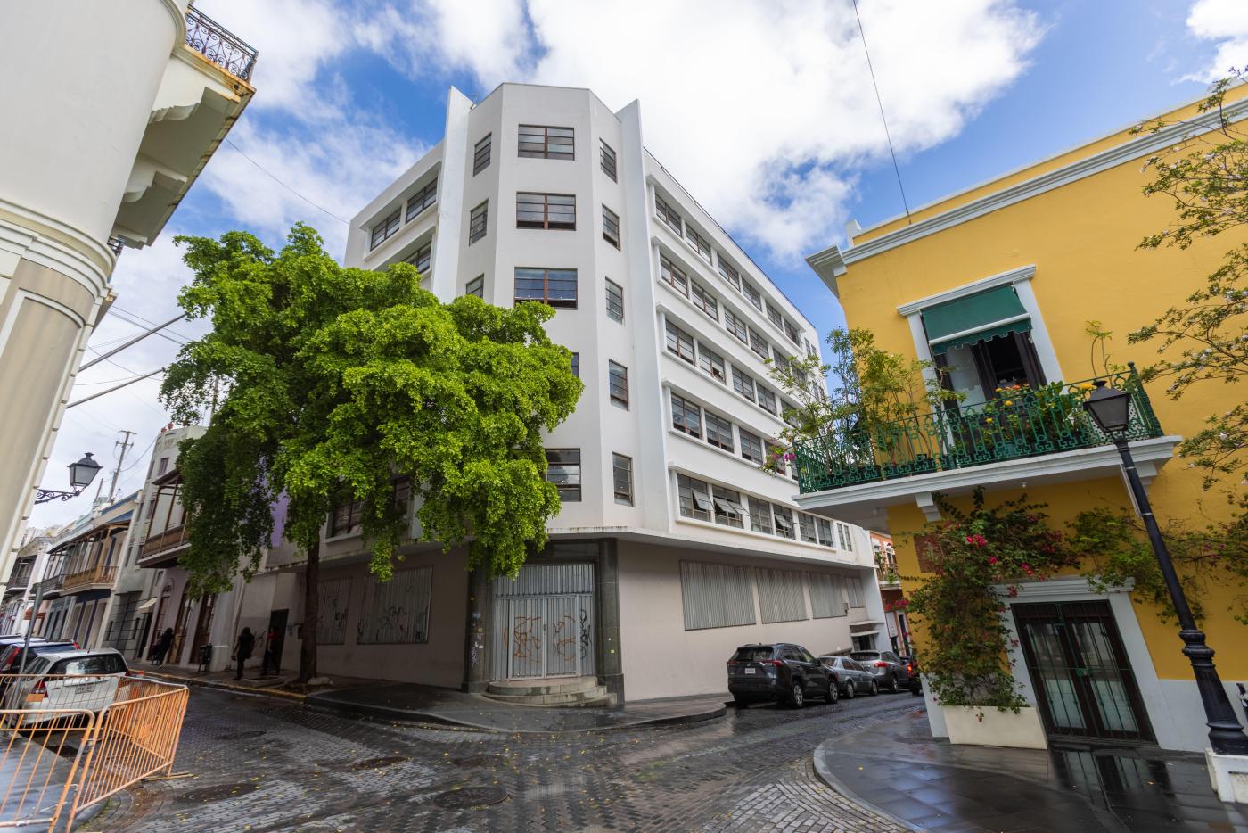 8-Story Open Layout Building in Old San Juan