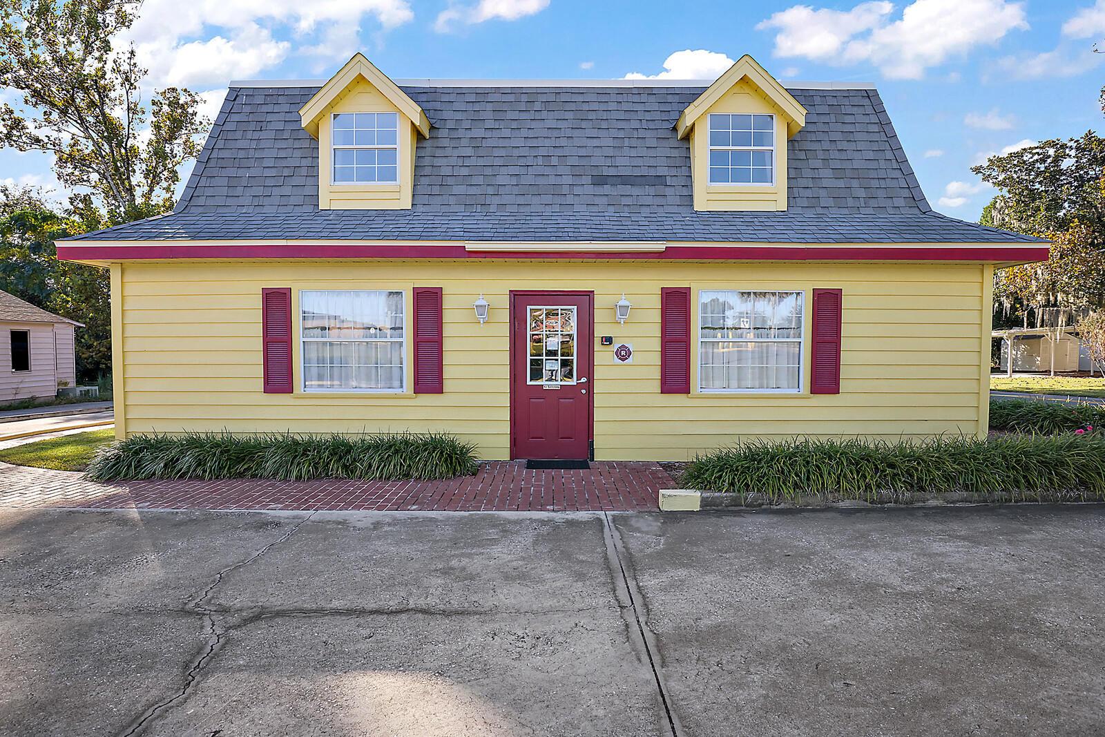 1,600 sq ft Medical/Professional office