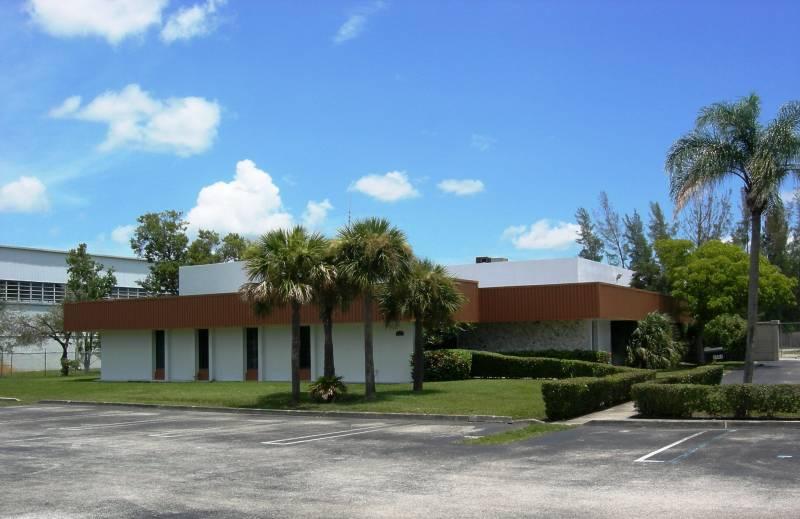 Office/ Warehouse Building w/ 1AC Yard
