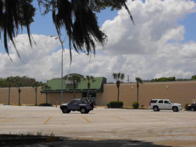 102,549 SF, Over 200+ Parking Spaces on US 27
