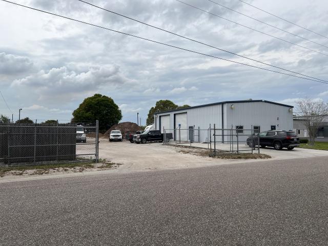 2,400+ SF Warehouse with Outside Storage