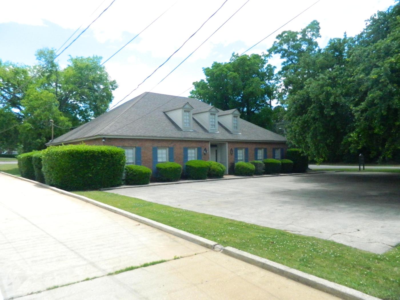 5795 Carmichael Pkwy