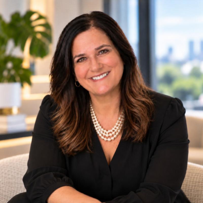 LaurieAnne Minoff