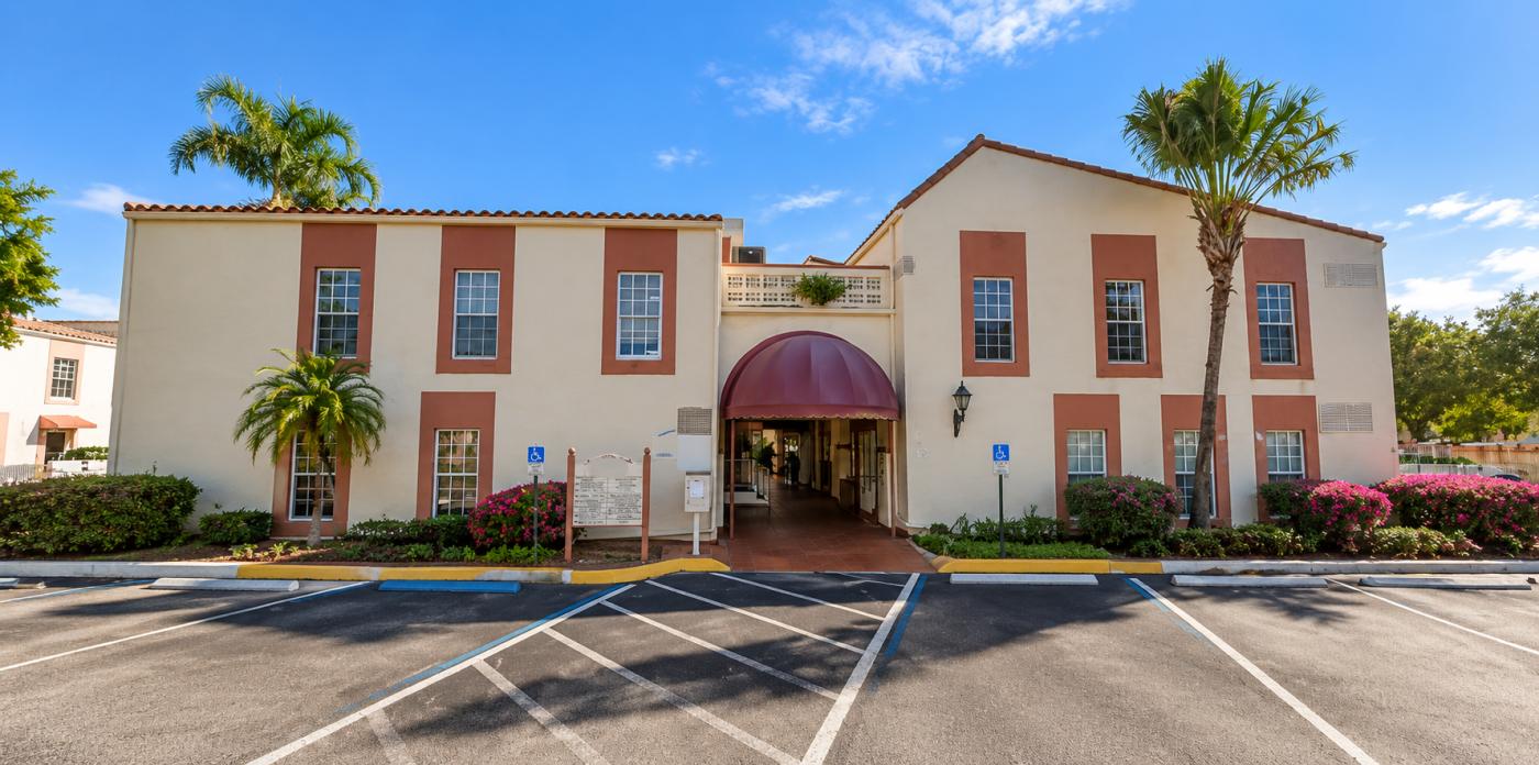 798+/- SQFT Professional Office Condo | N University Drive | Tamarac