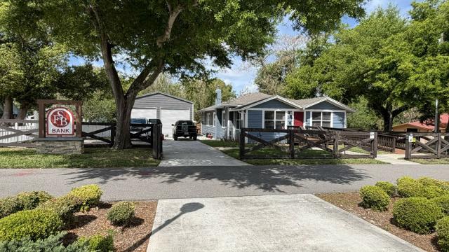 1,424 SF Office/Retail Bldg Downtown Clermont